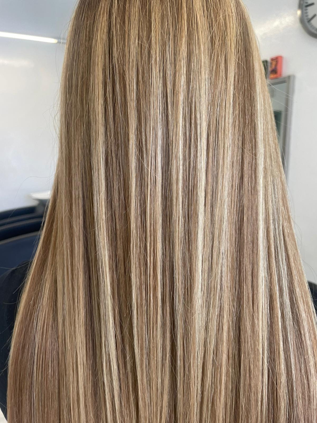 Balayage biondo su capelli lisci